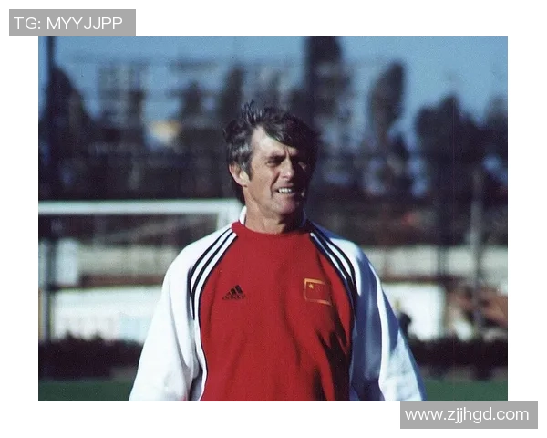 足球明星化身神秘老爷揭开身份背后的故事与秘密